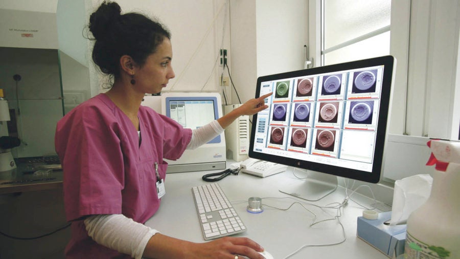 Analysis of embryo development following intracytoplasmic sperm injection at the IVF Centre, University Women's Hospital Bonn, Germany