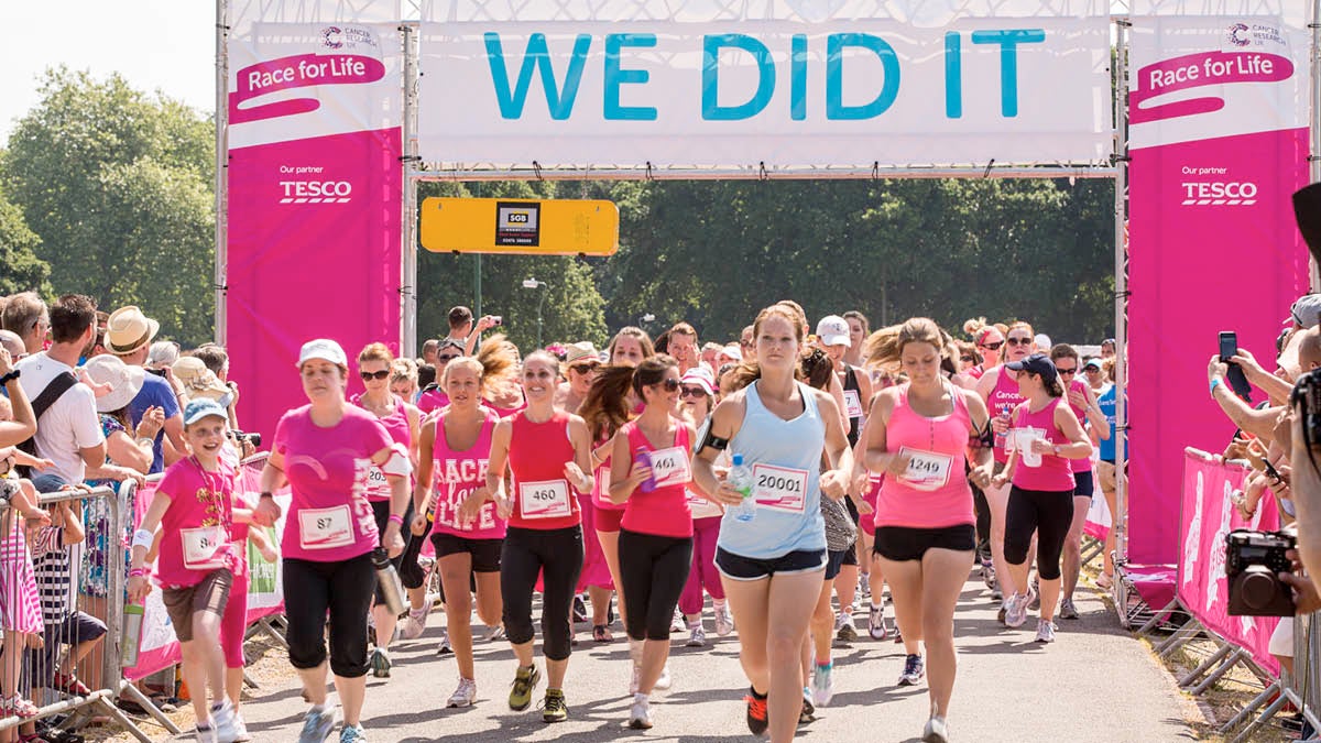 Runners starting Cancer Research’s annual Race for Life event in Southampton in 2013